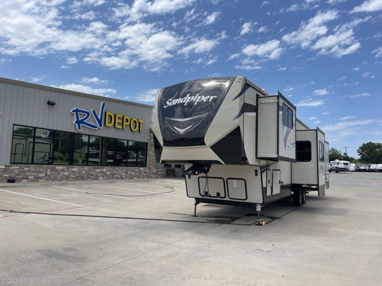 Used 2019 Forest River Sandpiper 38FKOK available in Cleburne, Texas