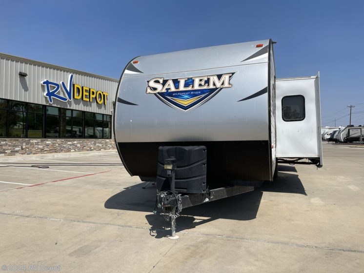 Used 2019 Forest River Salem 31KQBTS available in Cleburne, Texas