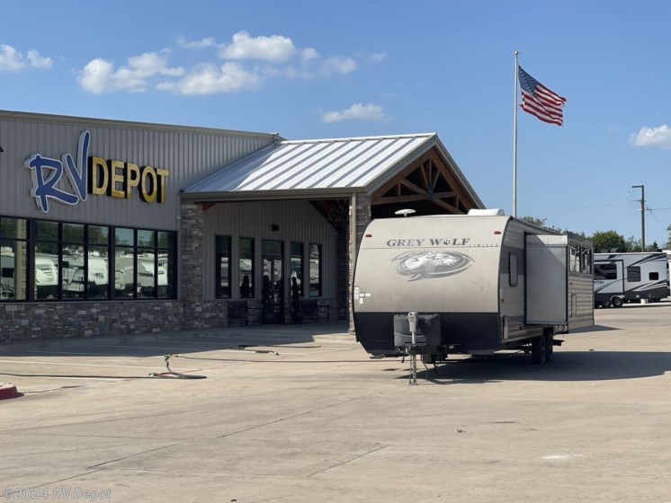 Used 2017 Forest River Cherokee GRAY WOLF 2 available in Cleburne, Texas