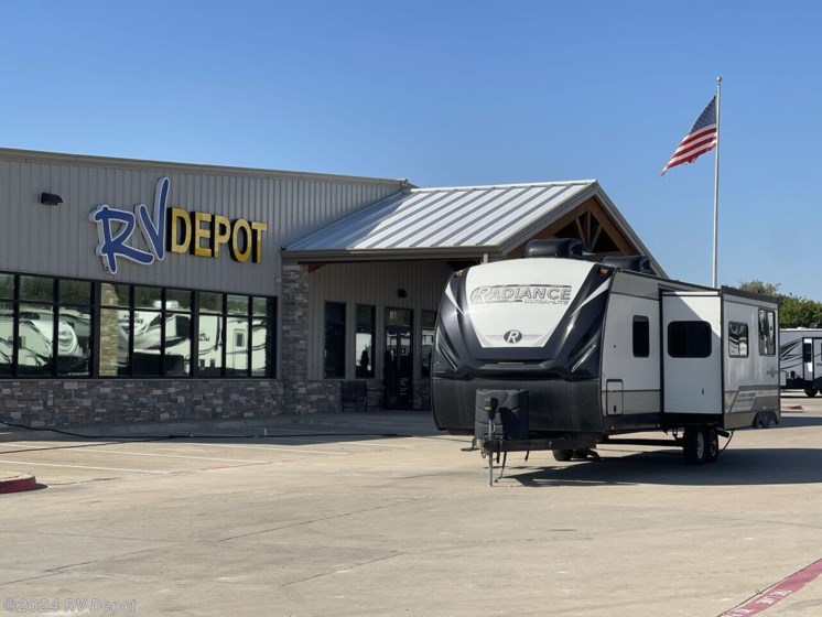 Used 2018 Cruiser RV Radiance 28QD available in Cleburne, Texas