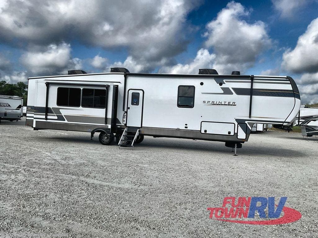 2025 Sprinter 3840LRK by Keystone from Fun Town RV - Fairfield in Fairfield, Texas