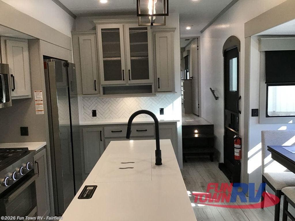 2026 Montana High Country 331RL by Keystone from Fun Town RV - Fairfield in Fairfield, Texas