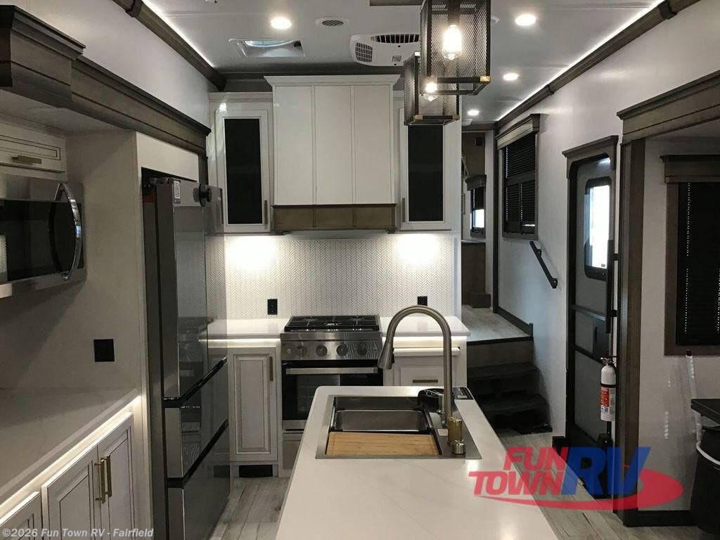 2026 Montana 3231CK by Keystone from Fun Town RV - Fairfield in Fairfield, Texas