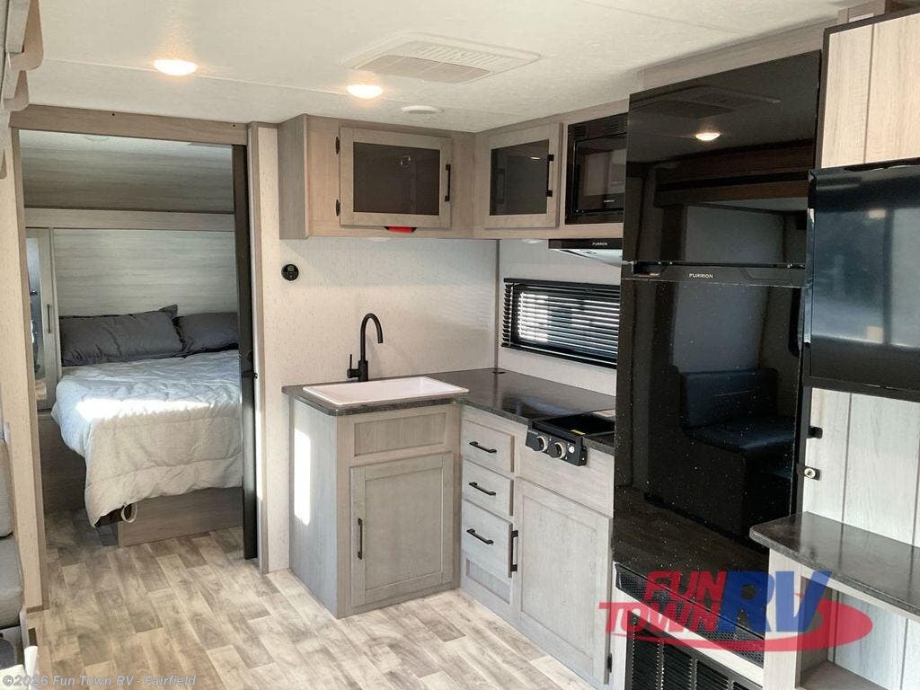 Used 2023 Dutchmen Kodiak SE 26SRB available in Fairfield, Texas