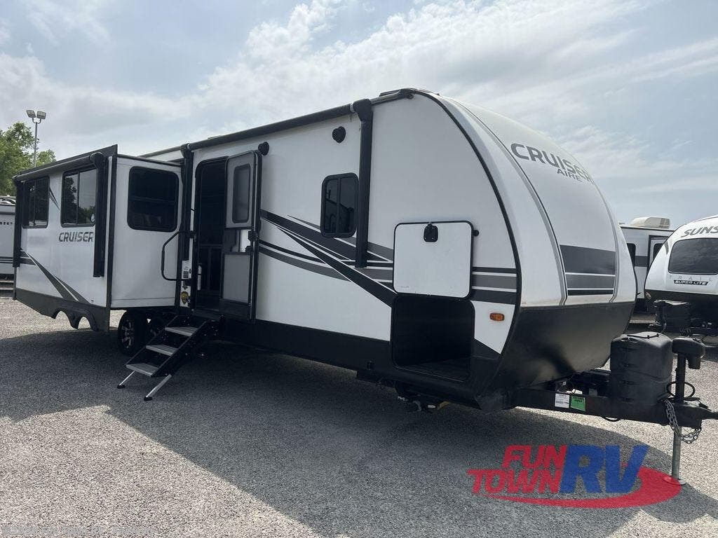 2022 Cruiser Aire 30RLS by CrossRoads from Fun Town RV - Fairfield in Fairfield, Texas
