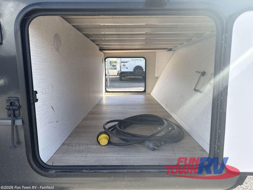 2025 Flagstaff Micro Lite 25SRK by Forest River from Fun Town RV - Fairfield in Fairfield, Texas