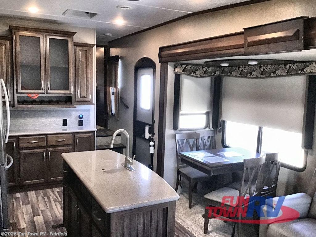 Used 2016 Keystone Montana High Country 353RL available in Fairfield, Texas