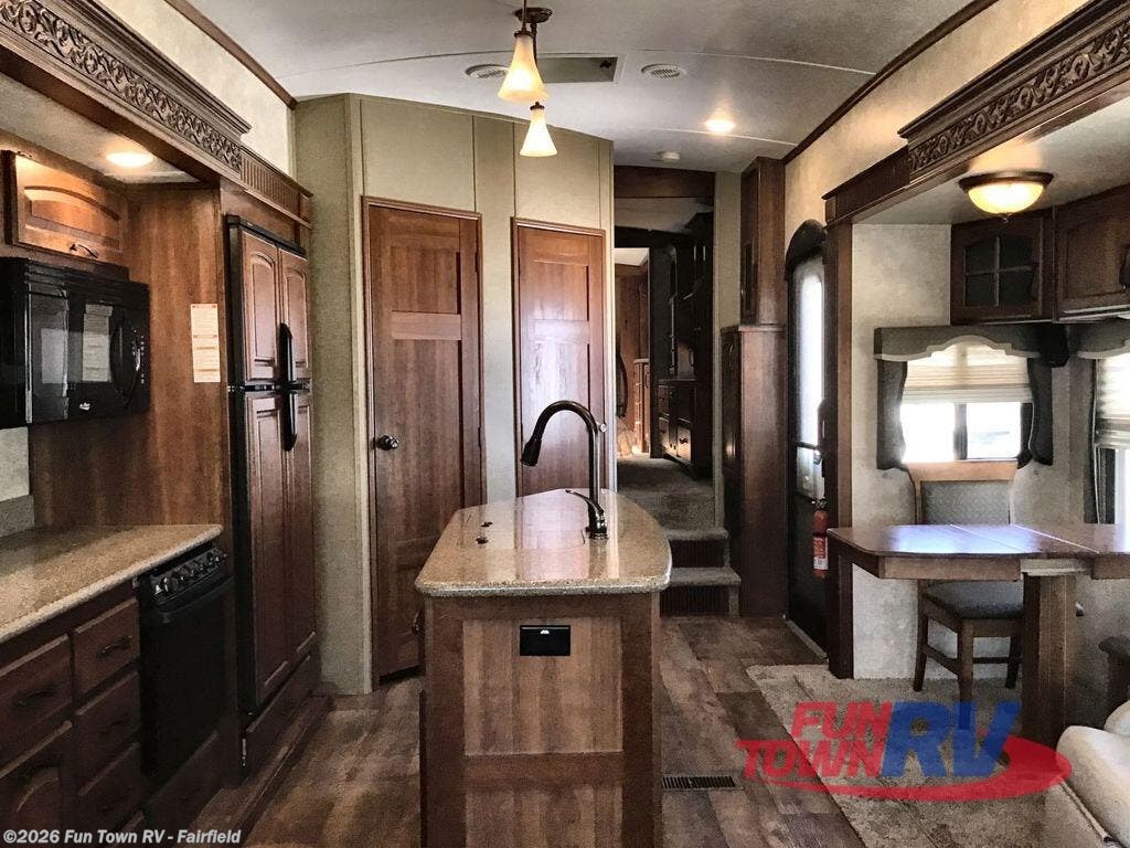 2015 Montana 3910FB by Keystone from Fun Town RV - Fairfield in Fairfield, Texas