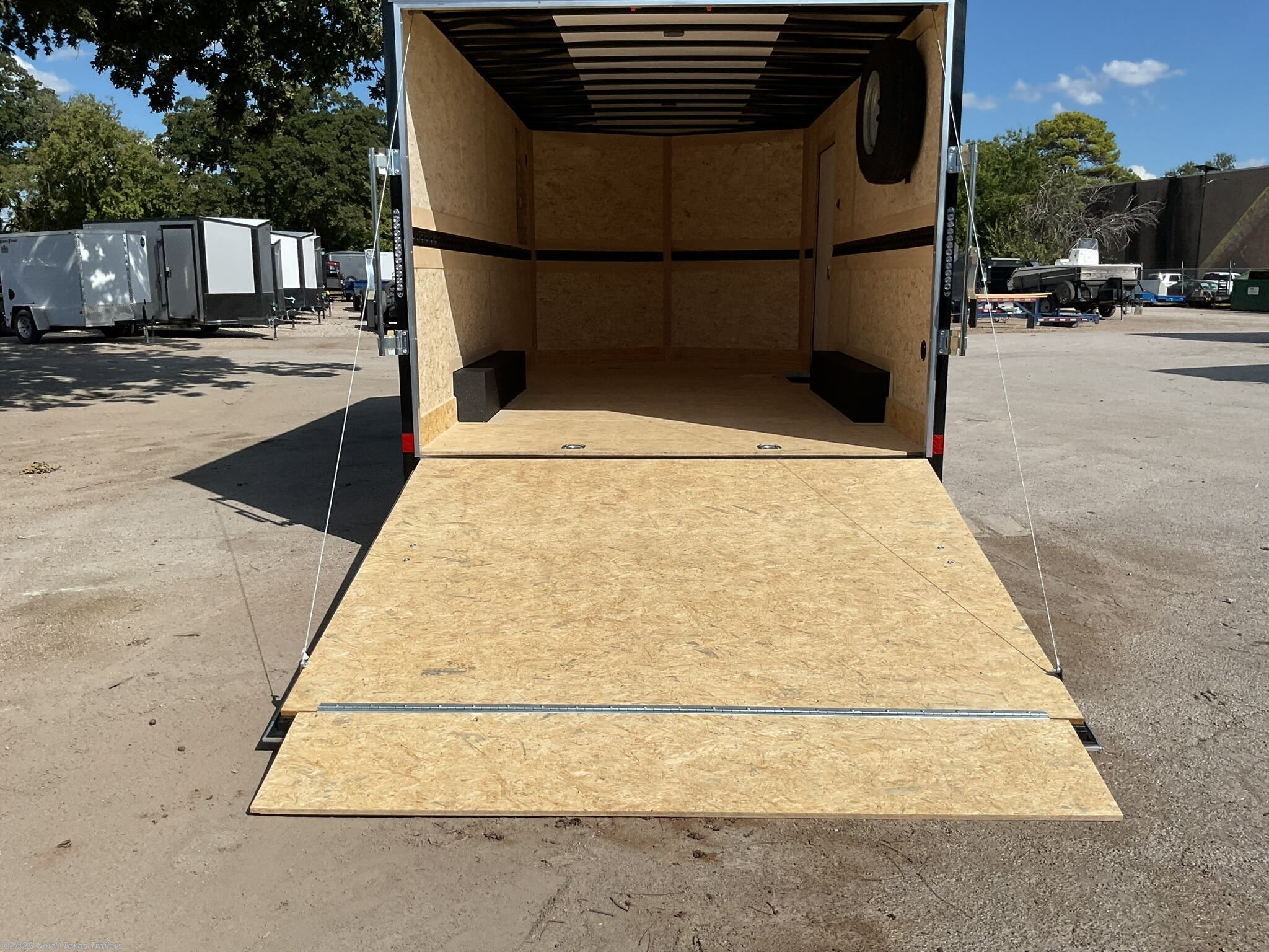 2027 Wells Cargo RFV8516T3 photo 4