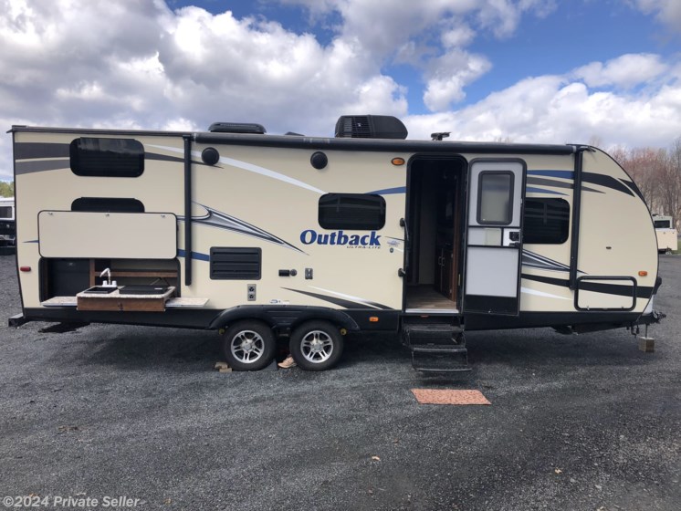 New 2016 Keystone Outback Ultra-Lite 255UBH available in Herndon, Virginia