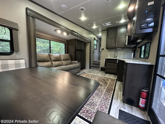 2021 Grand Design Reflection 260RD - Used Fifth Wheel For Sale by True in Blacksburg, Virginia