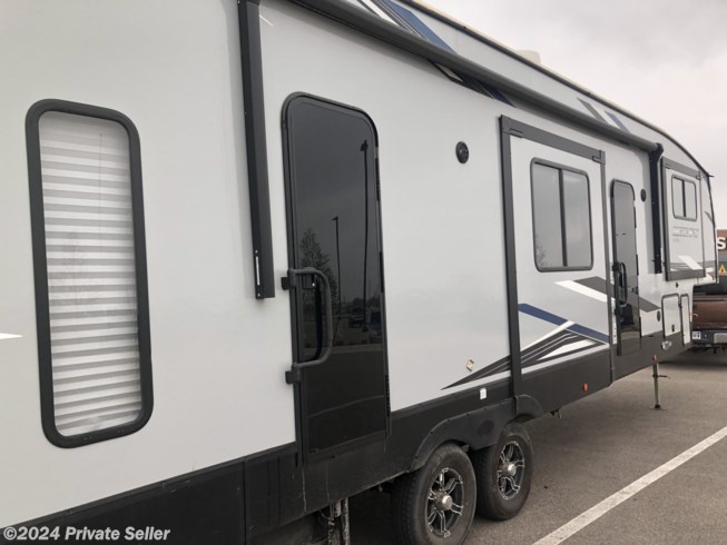 2021 Forest River Cherokee Arctic Wolf 3990suite - Used Fifth Wheel For Sale by Joy in McPherson, Kansas
