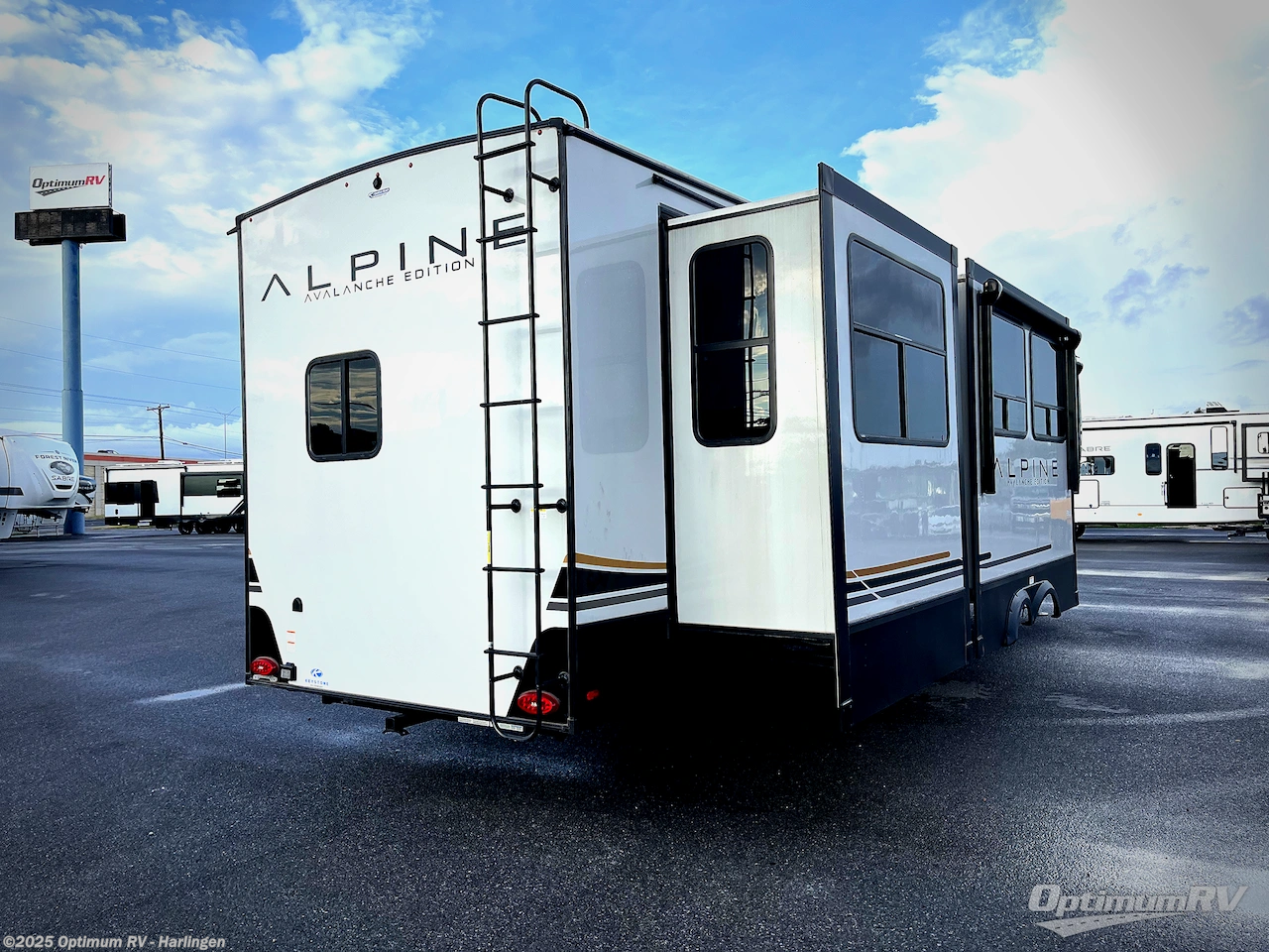 2025 Keystone Alpine Avalanche Edition 366LS - New Fifth Wheel For Sale by Optimum RV - Harlingen in La Feria, Texas features Awning, Slideout