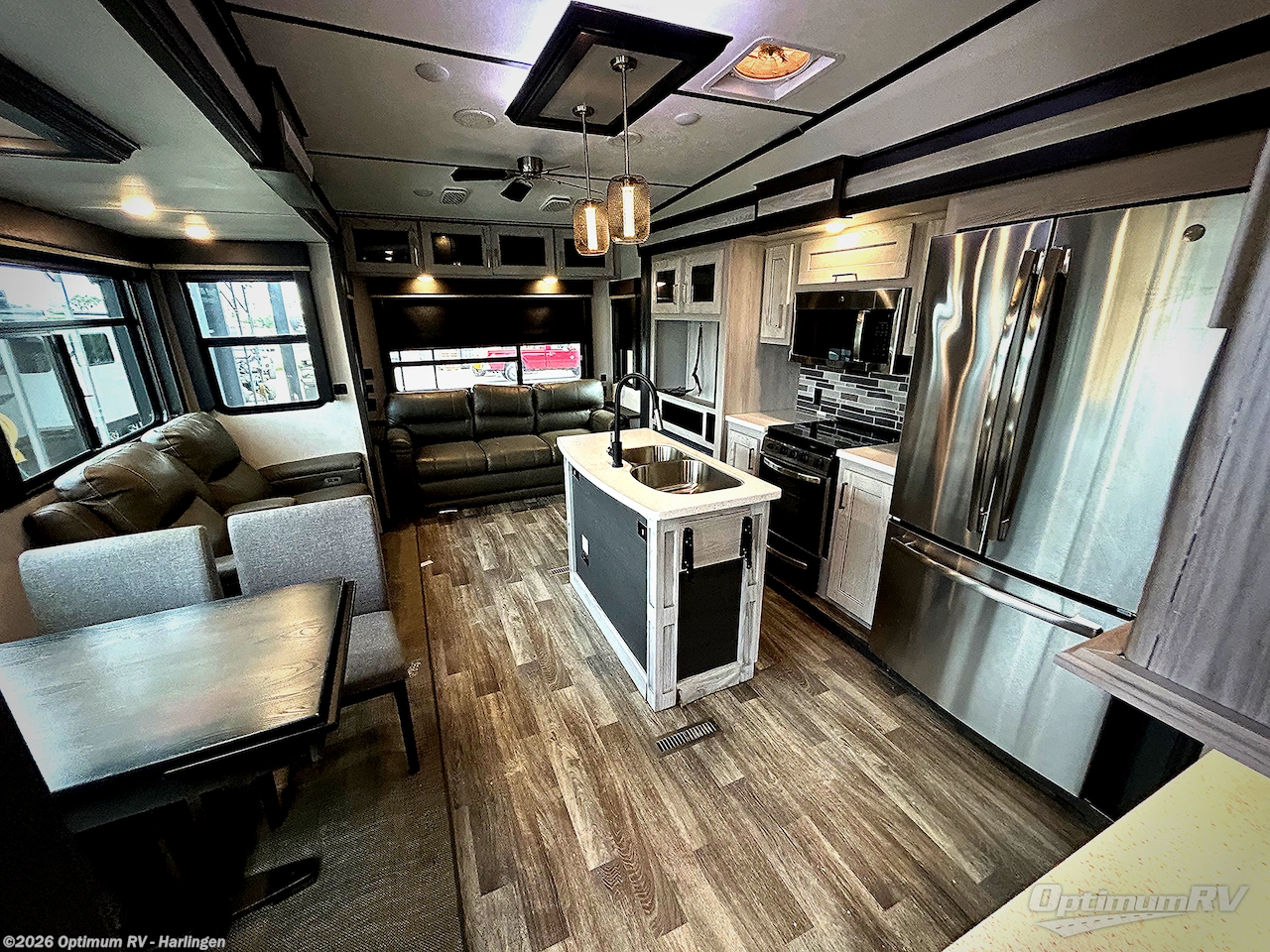 Used 2021 Keystone Montana 3855BR available in La Feria, Texas