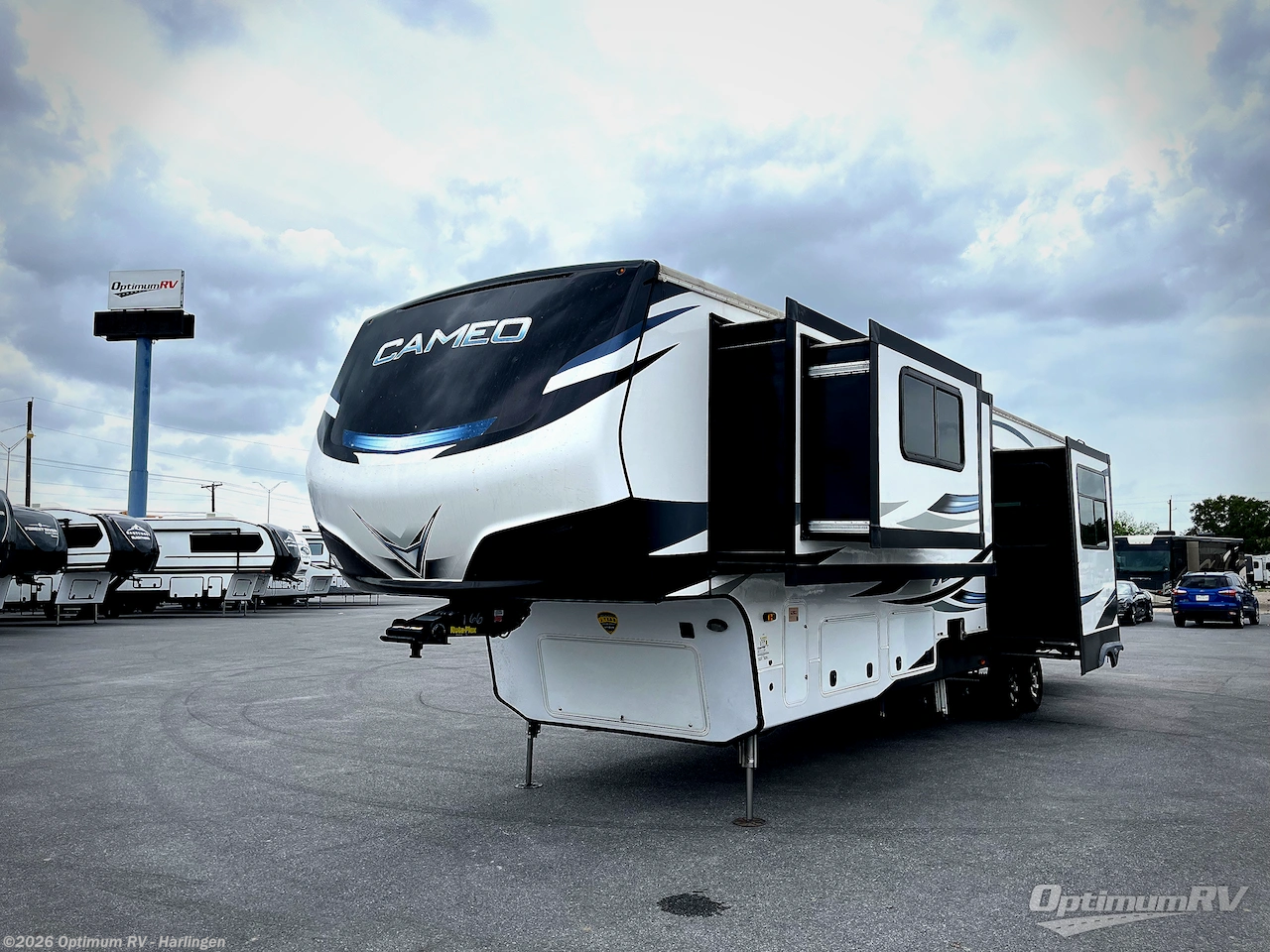 2021 CrossRoads Cameo CE3975CK - Used Fifth Wheel For Sale by Optimum RV - Harlingen in La Feria, Texas features Awning, Slideout