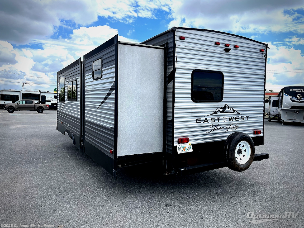 2021 Silver Lake 31KBH by East to West from Optimum RV - Harlingen in La Feria, Texas