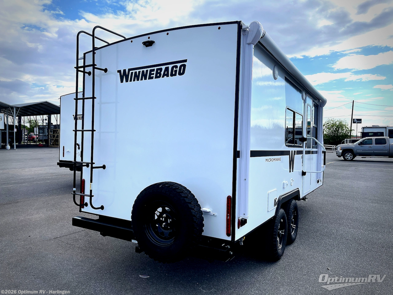 2026 Winnebago Micro Minnie 2108DS - New Travel Trailer For Sale by Optimum RV - Harlingen in La Feria, Texas features Awning, Slideout
