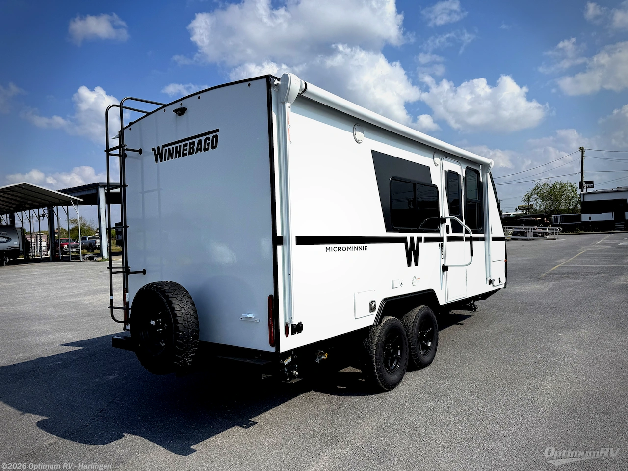 2026 Winnebago Micro Minnie 2108FBS - New Travel Trailer For Sale by Optimum RV - Harlingen in La Feria, Texas features Awning, Slideout