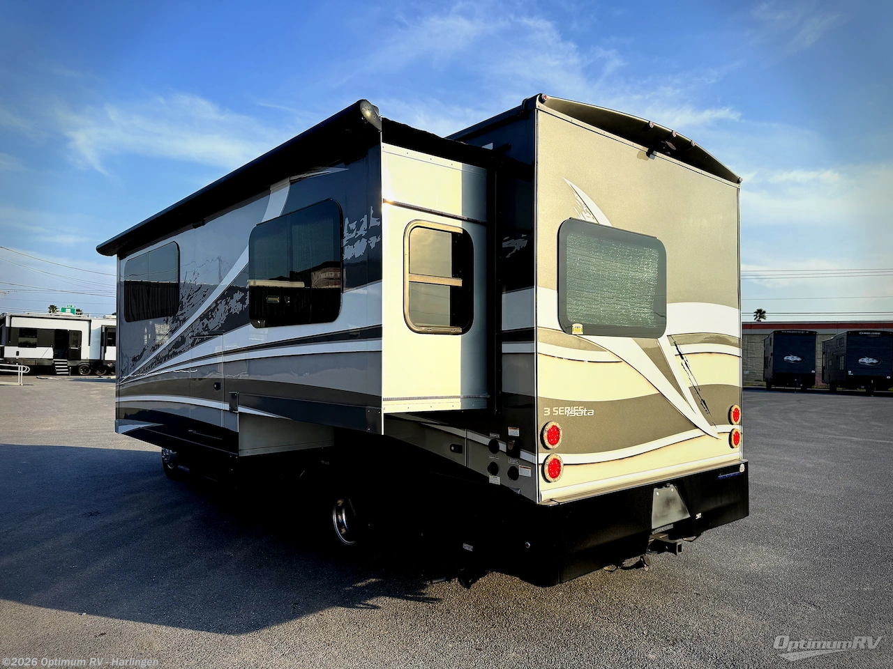 2018 isata 3 24FW by Dynamax Corp from Optimum RV - Harlingen in La Feria, Texas