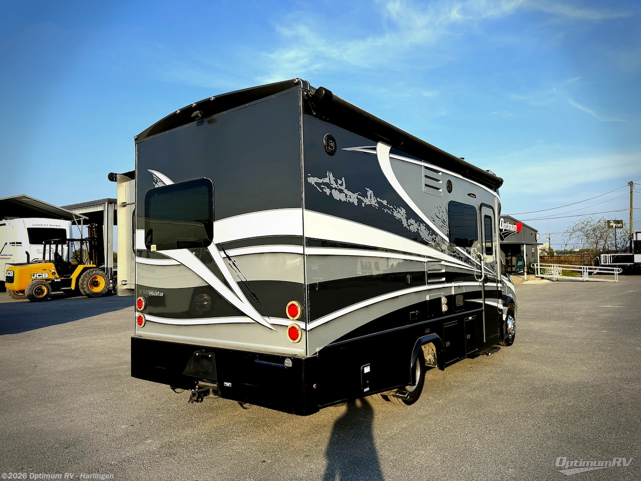2018 Dynamax Corp isata 3 24FW - Used Class C For Sale by Optimum RV - Harlingen in La Feria, Texas features Slideout, Awning