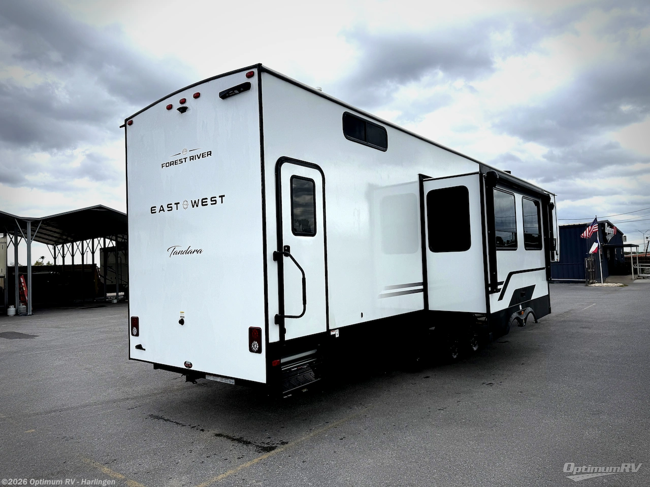 2026 East to West Tandara 389DS - New Fifth Wheel For Sale by Optimum RV - Harlingen in La Feria, Texas features Awning, Slideout