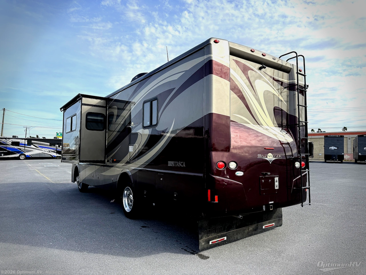 2013 Sunova 30A by Itasca from Optimum RV - Harlingen in La Feria, Texas