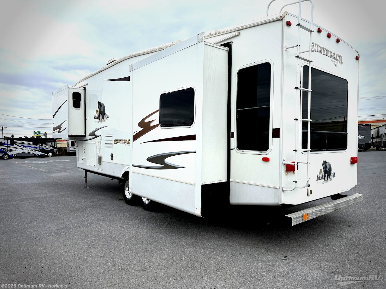 2008 Cedar Creek Silverback 33LCDTS by Forest River from Optimum RV - Harlingen in La Feria, Texas
