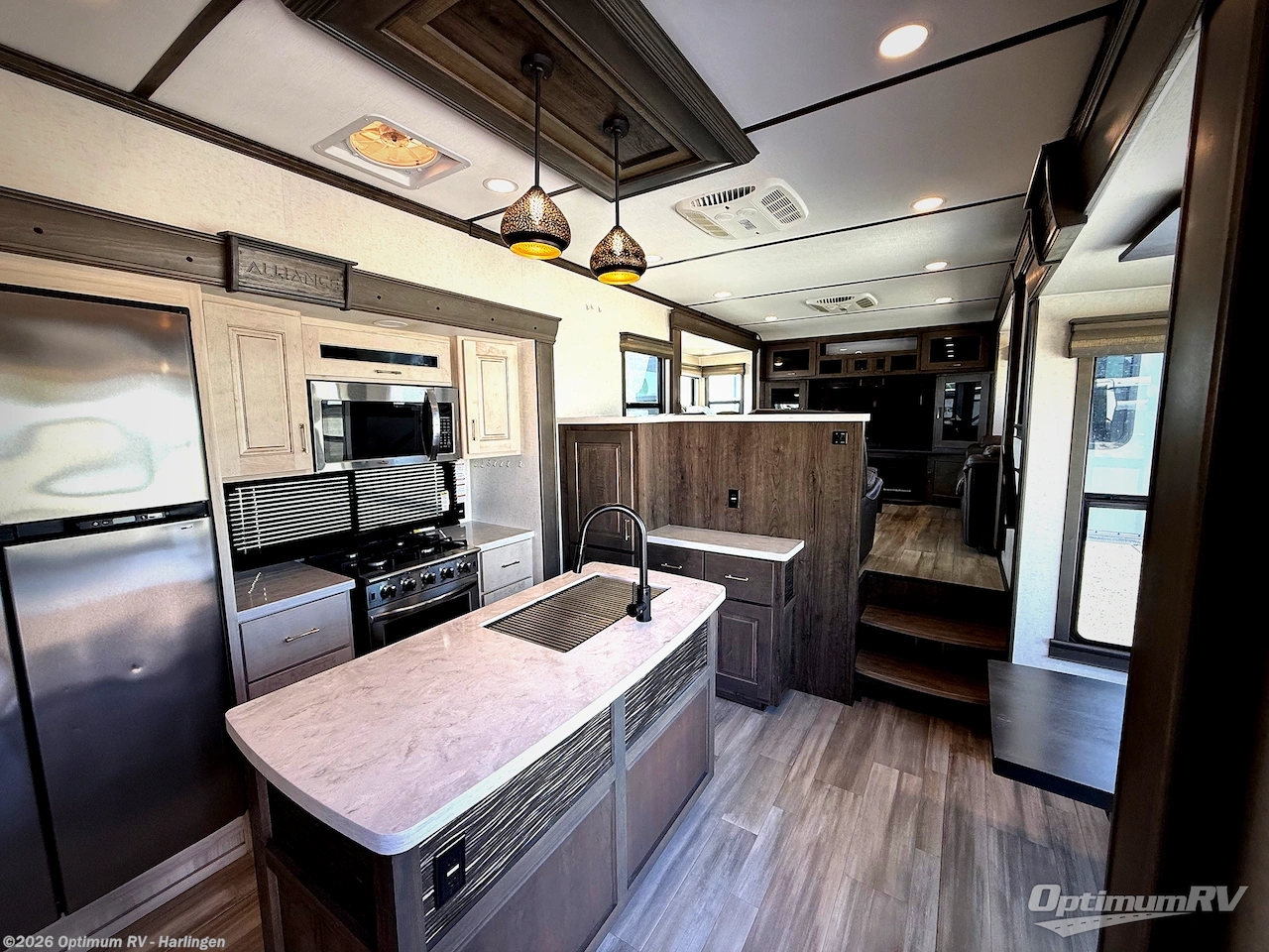 Used 2022 Skyline Alliance Paradigm 385FL available in La Feria, Texas