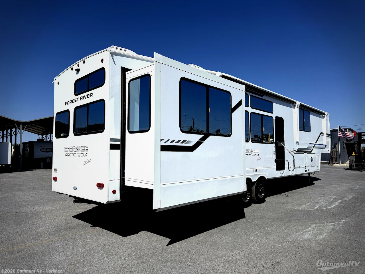 2026 Forest River Cherokee Arctic Wolf 38LEAH.G - New Fifth Wheel For Sale by Optimum RV - Harlingen in La Feria, Texas features Slideout, Awning