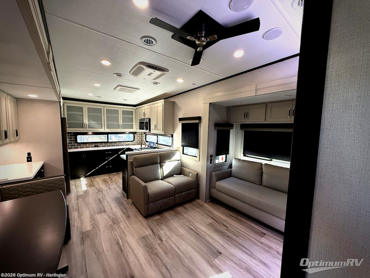 New 2026 Keystone Alpine Avalanche Edition 379MB available in La Feria, Texas