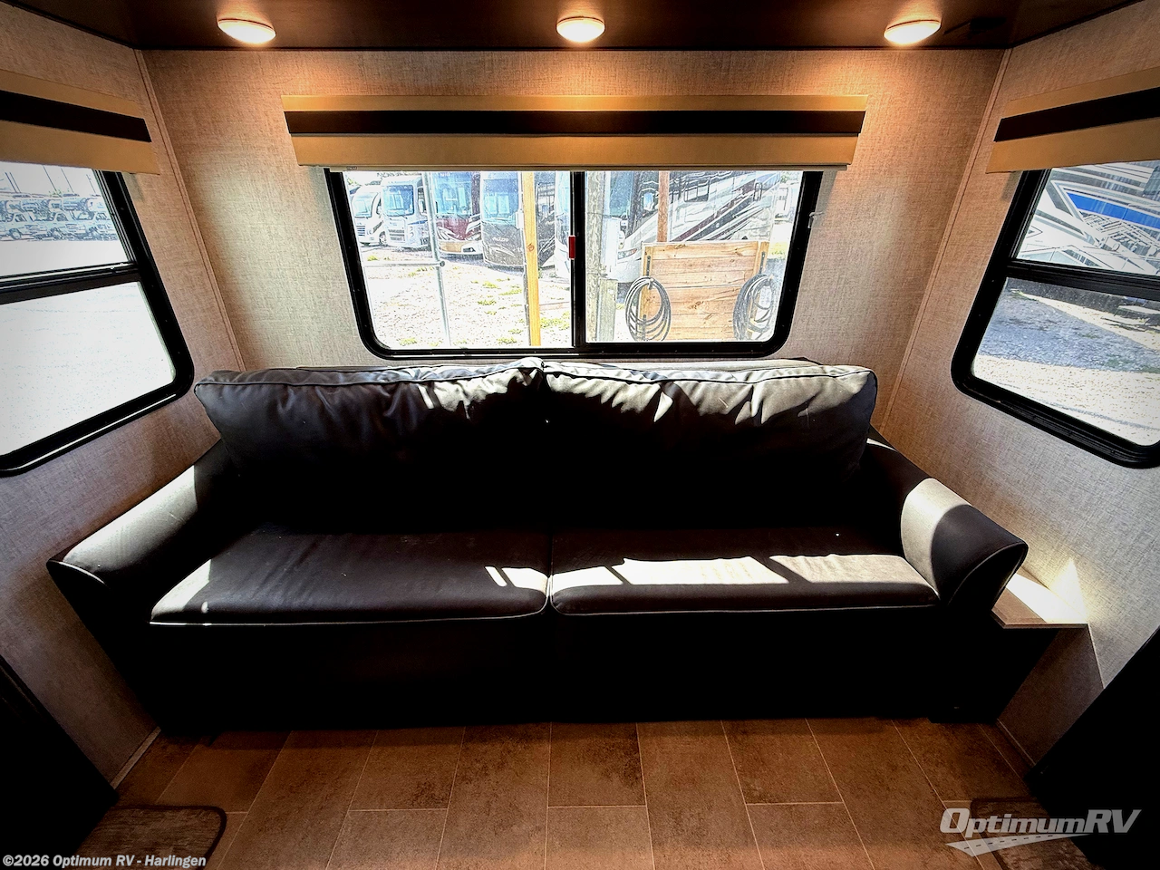 Used 2021 Palomino Columbus 378MBC available in La Feria, Texas