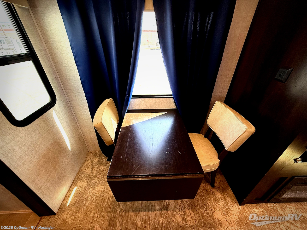 2021 Palomino Columbus 378MBC - Used Fifth Wheel For Sale by Optimum RV - Harlingen in La Feria, Texas features Awning, Slideout