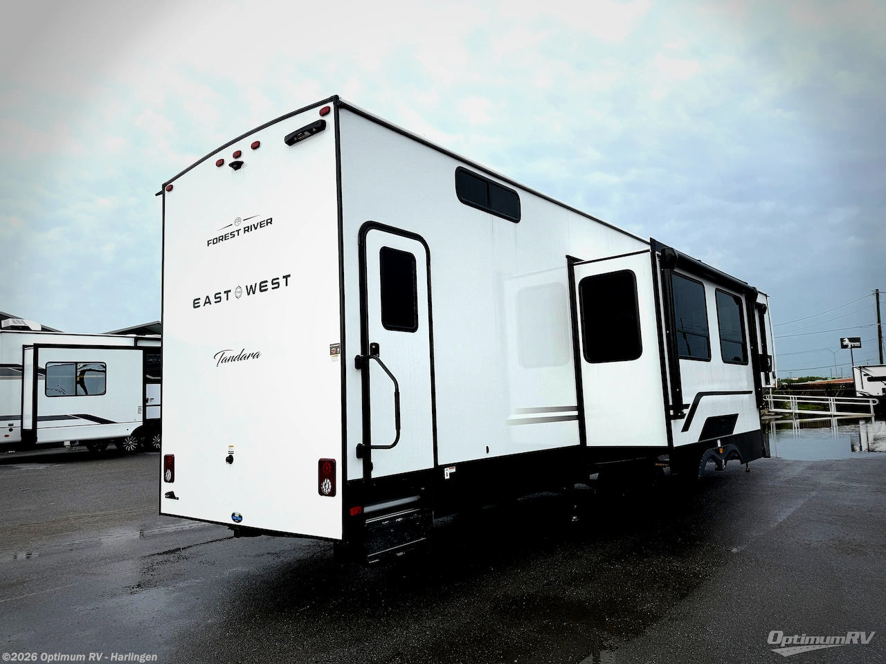 2026 East to West Tandara 387BH - New Fifth Wheel For Sale by Optimum RV - Harlingen in La Feria, Texas features Awning, Slideout
