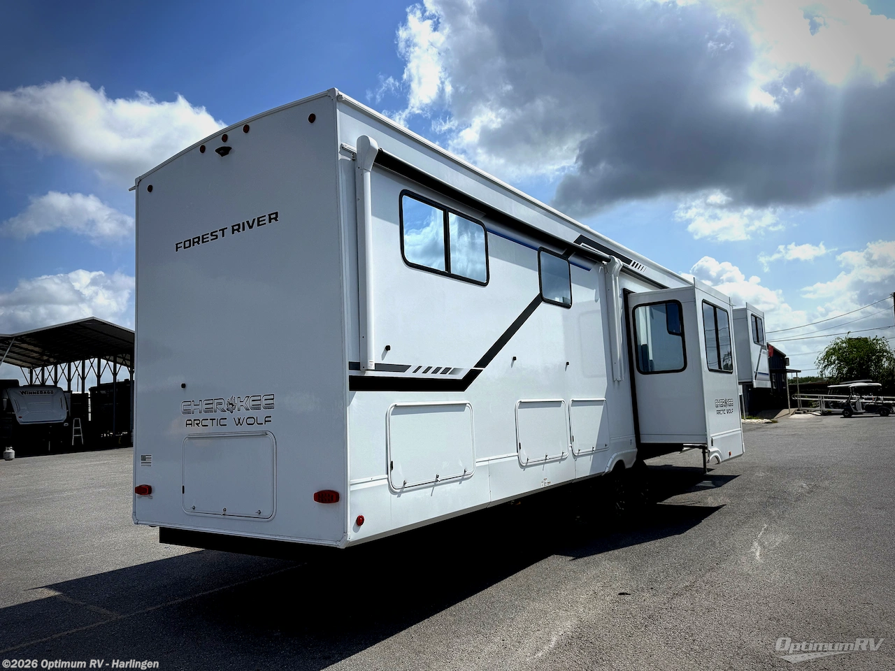 2026 Forest River Cherokee Arctic Wolf 3950SUITE - New Fifth Wheel For Sale by Optimum RV - Harlingen in La Feria, Texas features Slideout, Awning