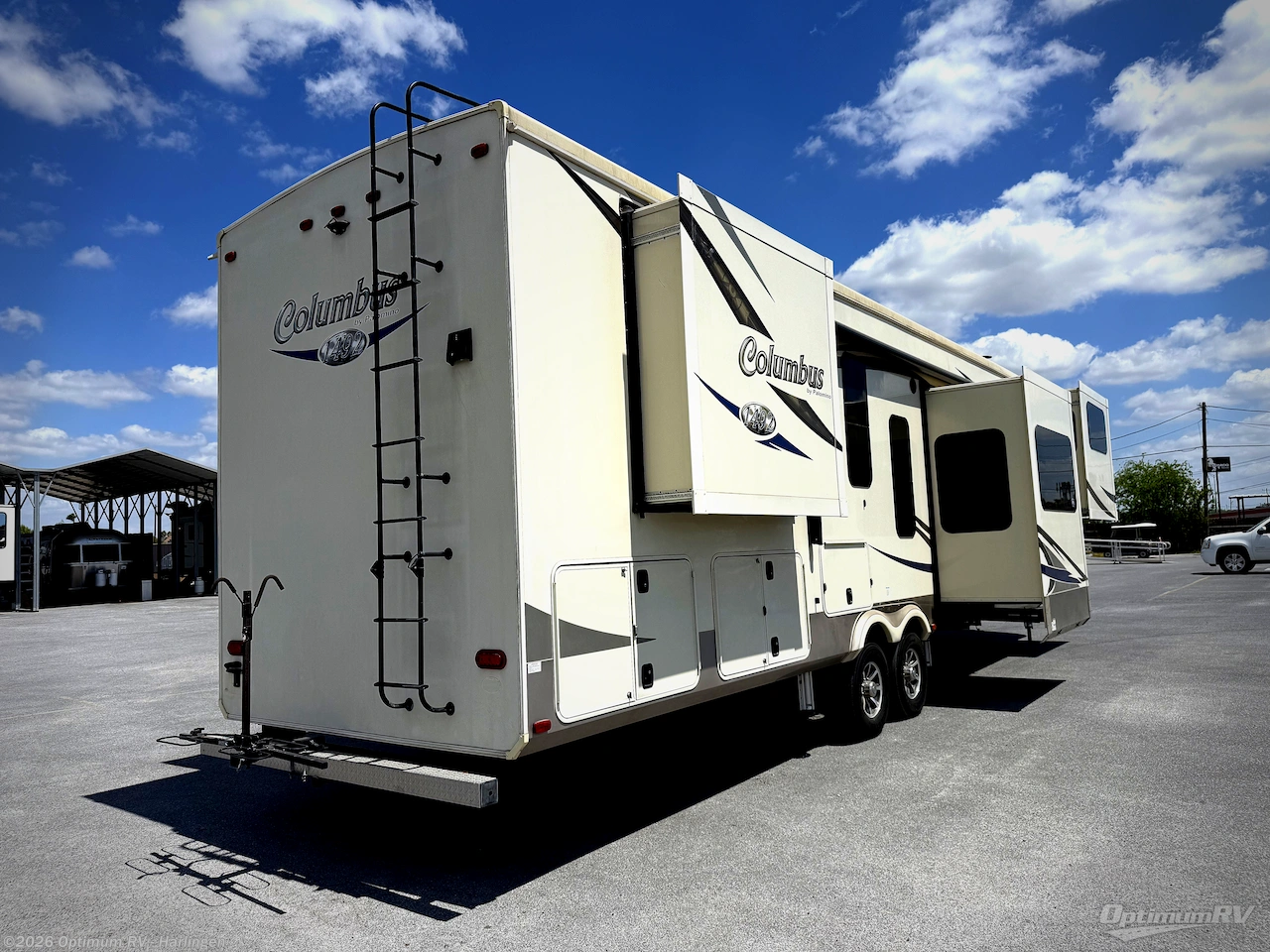 2019 Palomino Columbus F389FL - Used Fifth Wheel For Sale by Optimum RV - Harlingen in La Feria, Texas features Slideout, Awning