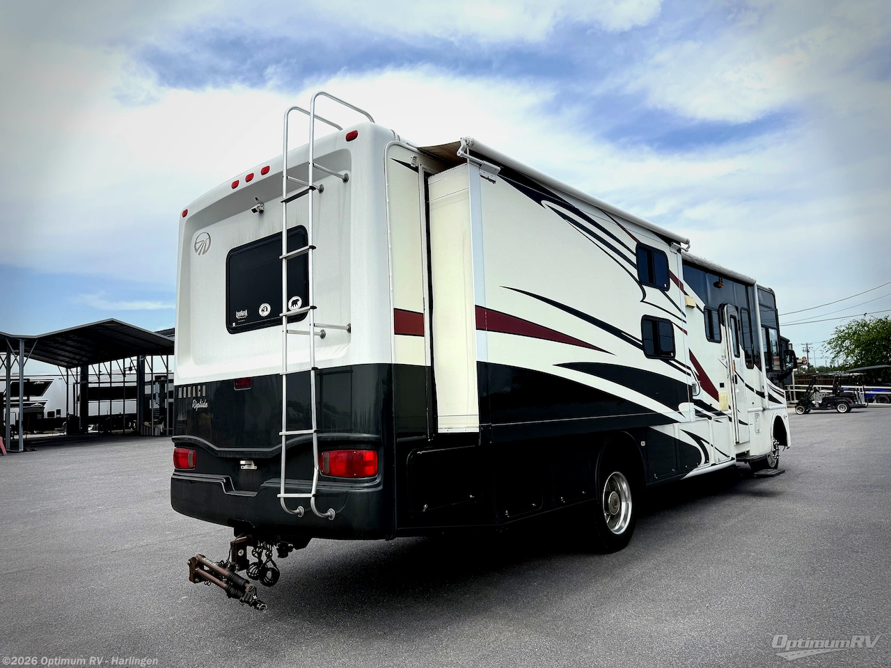 2011 Monaco RV Monarch 33 SDD - Used Class A For Sale by Optimum RV - Harlingen in La Feria, Texas features Slideout