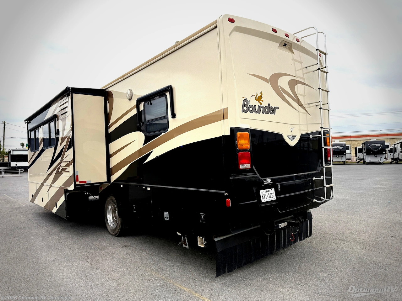 2007 Bounder 35E by Fleetwood from Optimum RV - Harlingen in La Feria, Texas
