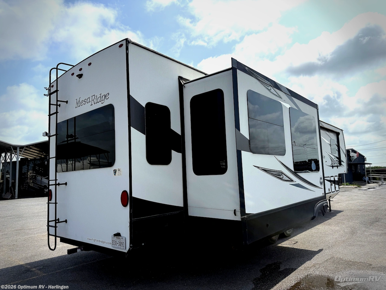 2019 Highland Ridge Mesa Ridge MF371MBH - Used Fifth Wheel For Sale by Optimum RV - Harlingen in La Feria, Texas features Slideout, Awning