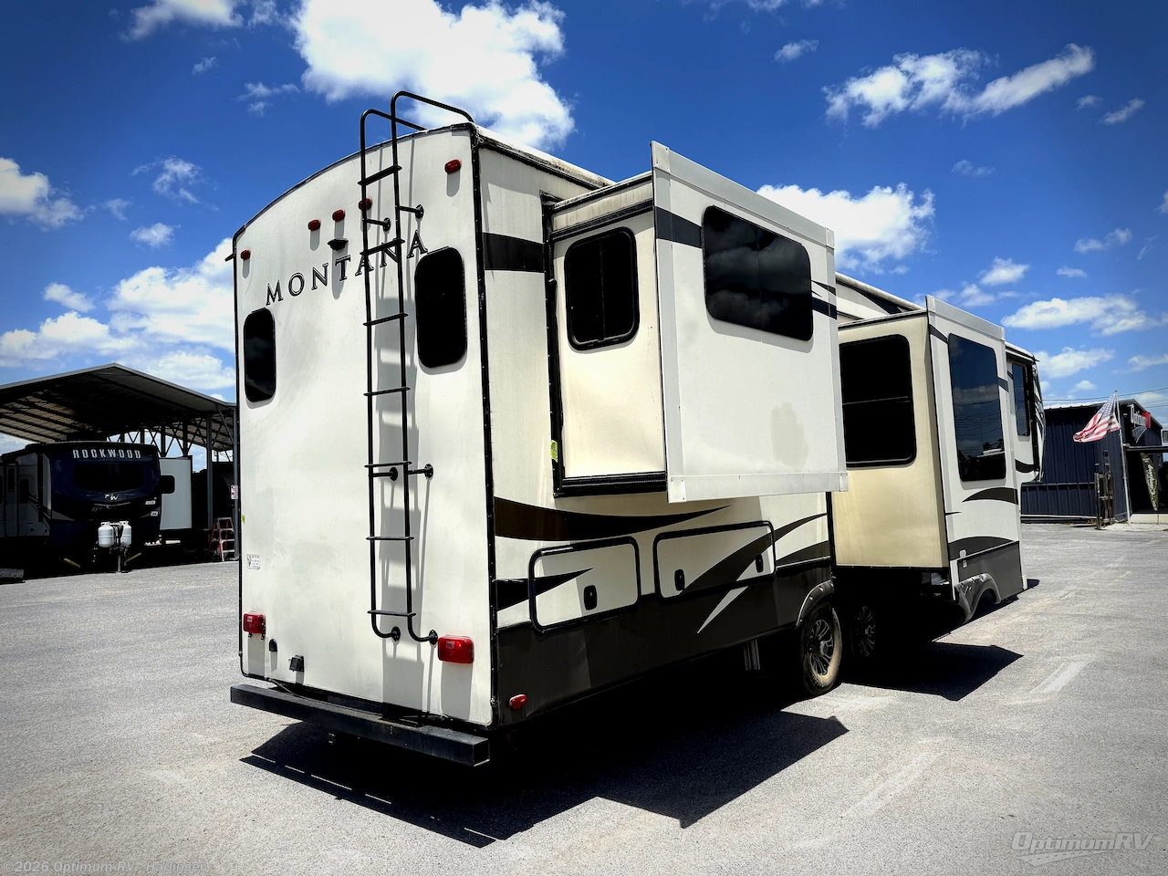 2016 Keystone Montana 3791 RD - Used Fifth Wheel For Sale by Optimum RV - Harlingen in La Feria, Texas features Slideout