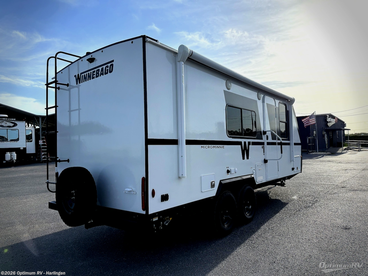 2027 Winnebago Micro Minnie 2200FBH - New Travel Trailer For Sale by Optimum RV - Harlingen in La Feria, Texas features Awning, Slideout