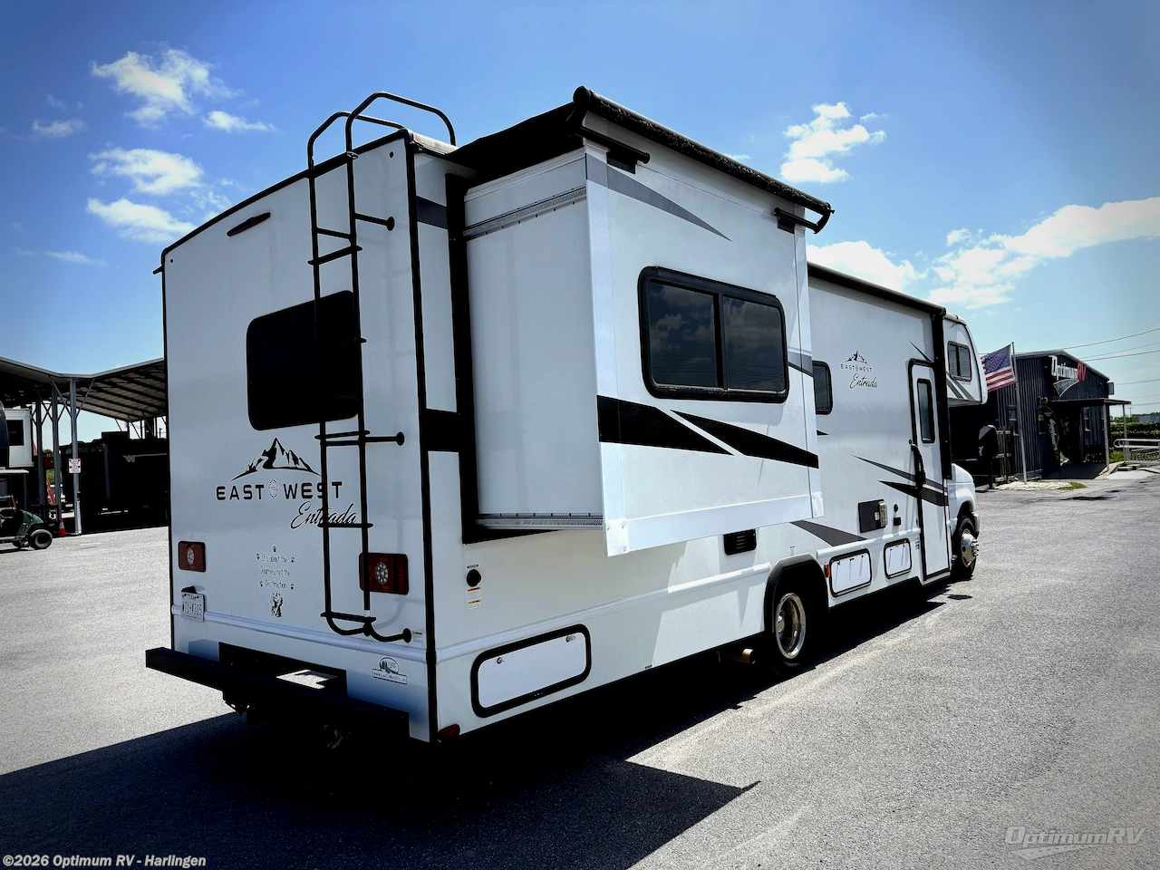2025 East to West Entrada 2600DS - Used Class C For Sale by Optimum RV - Harlingen in La Feria, Texas features Slideout, Awning