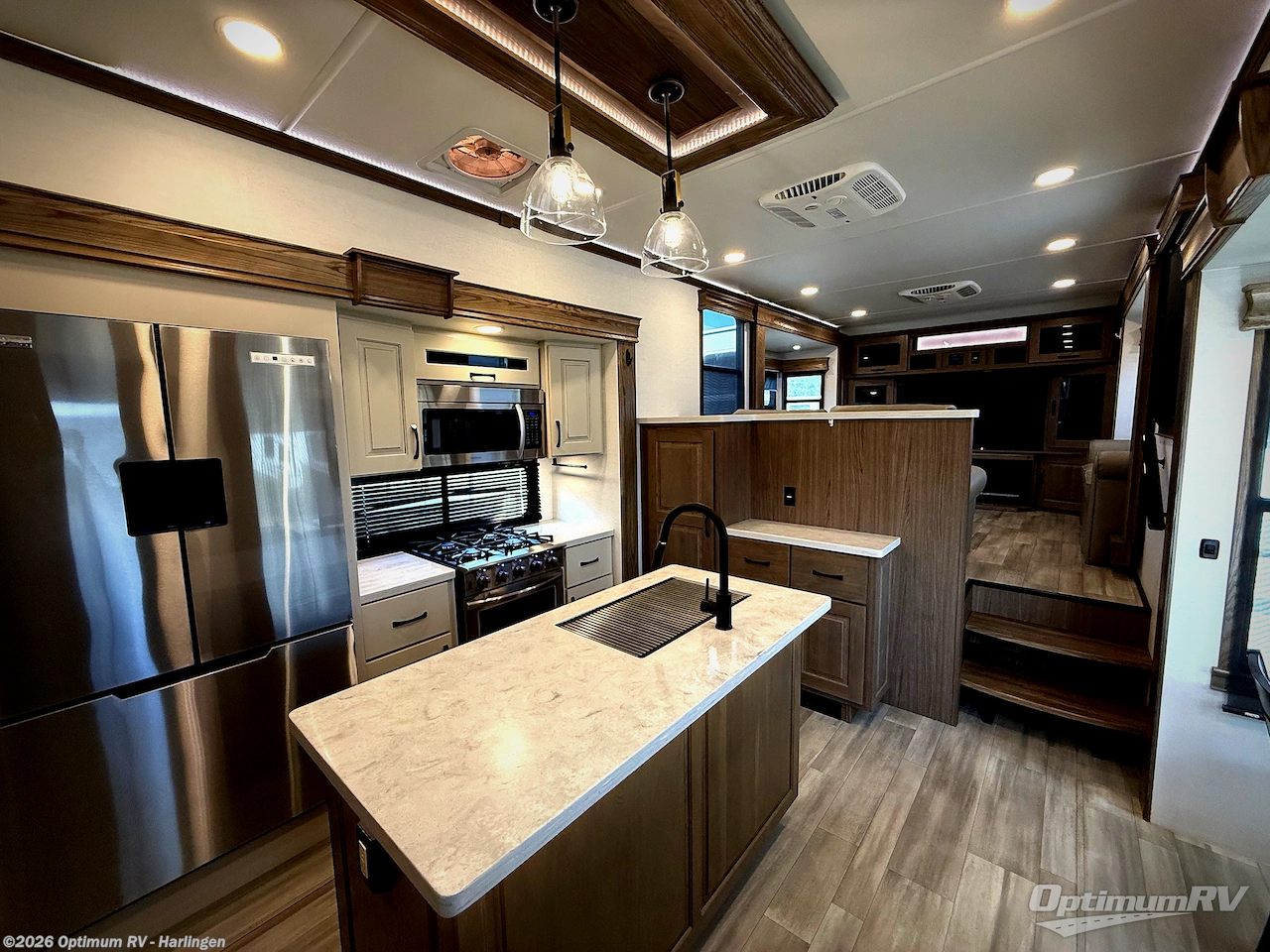 Used 2024 Skyline Alliance Paradigm 385FL available in La Feria, Texas
