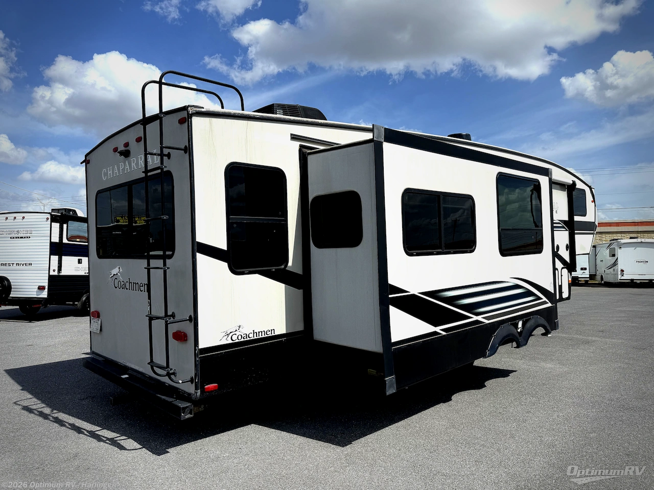 2021 Coachmen Chaparral Lite 30RLS - Used Fifth Wheel For Sale by Optimum RV - Harlingen in La Feria, Texas features Awning, Slideout