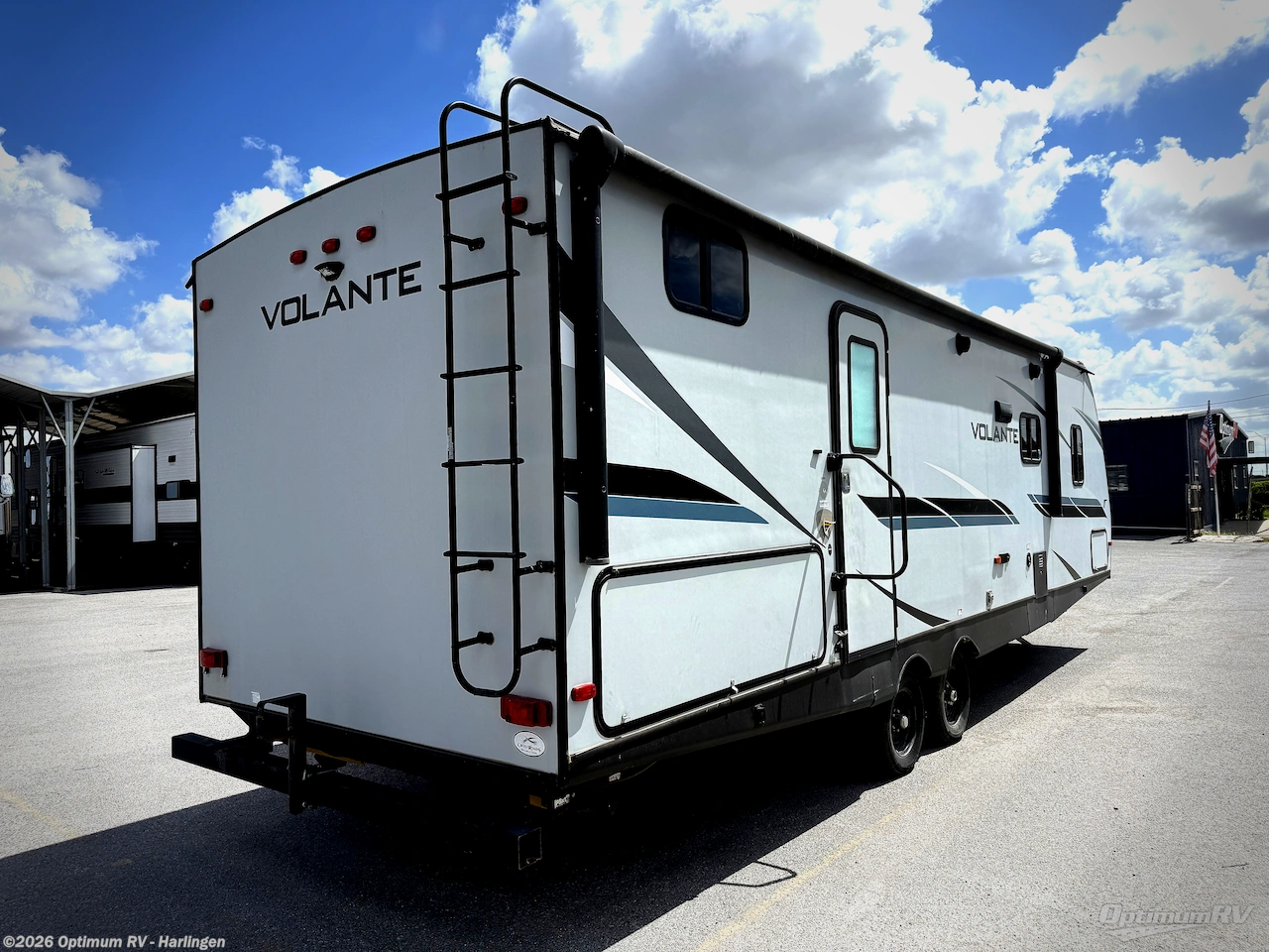 2021 CrossRoads Volante 28BH - Used Travel Trailer For Sale by Optimum RV - Harlingen in La Feria, Texas features Awning, Slideout