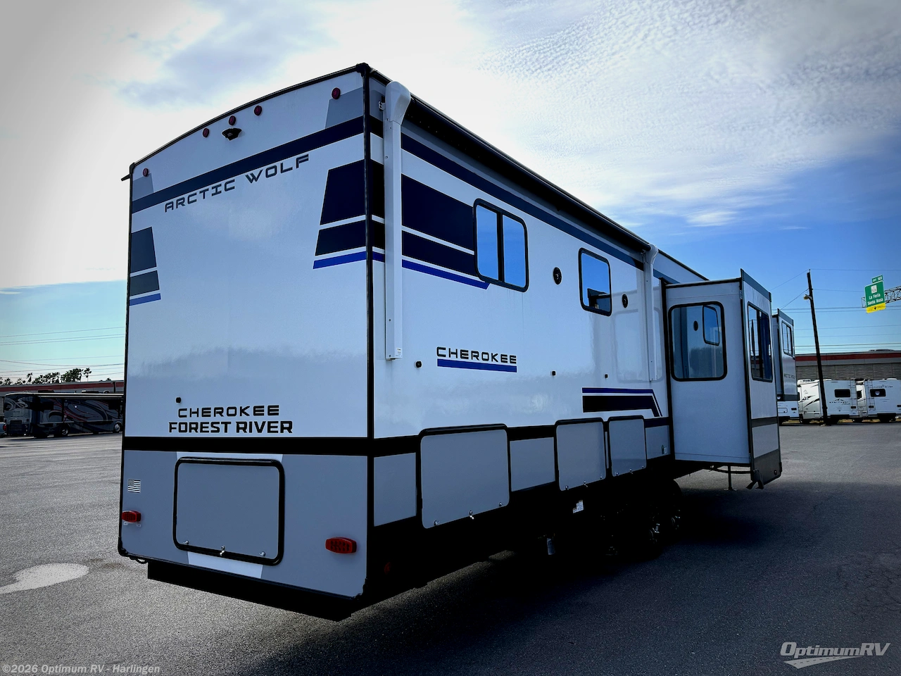 2027 Forest River Cherokee Arctic Wolf 3950SUITE - New Fifth Wheel For Sale by Optimum RV - Harlingen in La Feria, Texas features Slideout, Awning