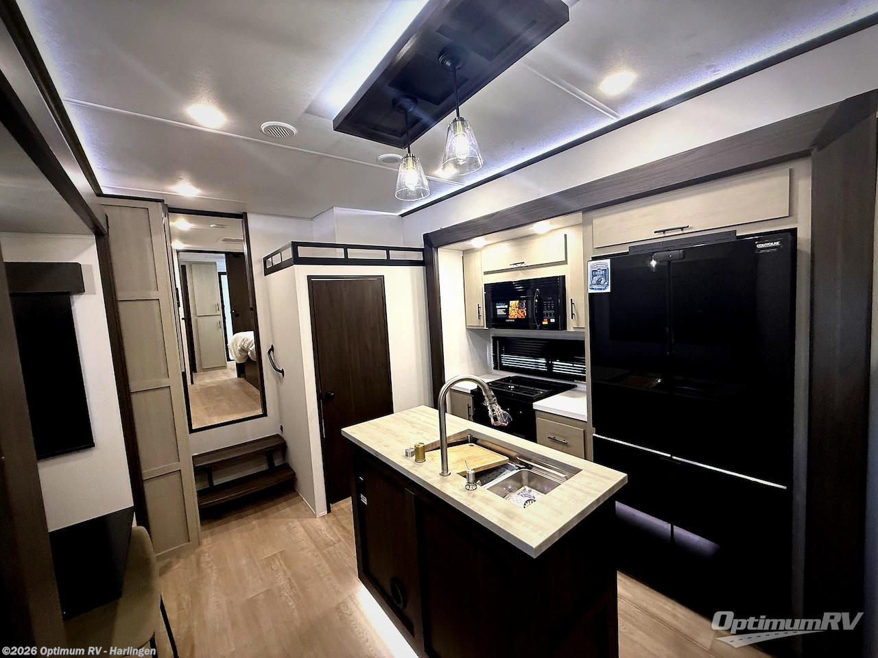 New 2027 Forest River Cherokee Arctic Wolf 3950SUITE available in La Feria, Texas