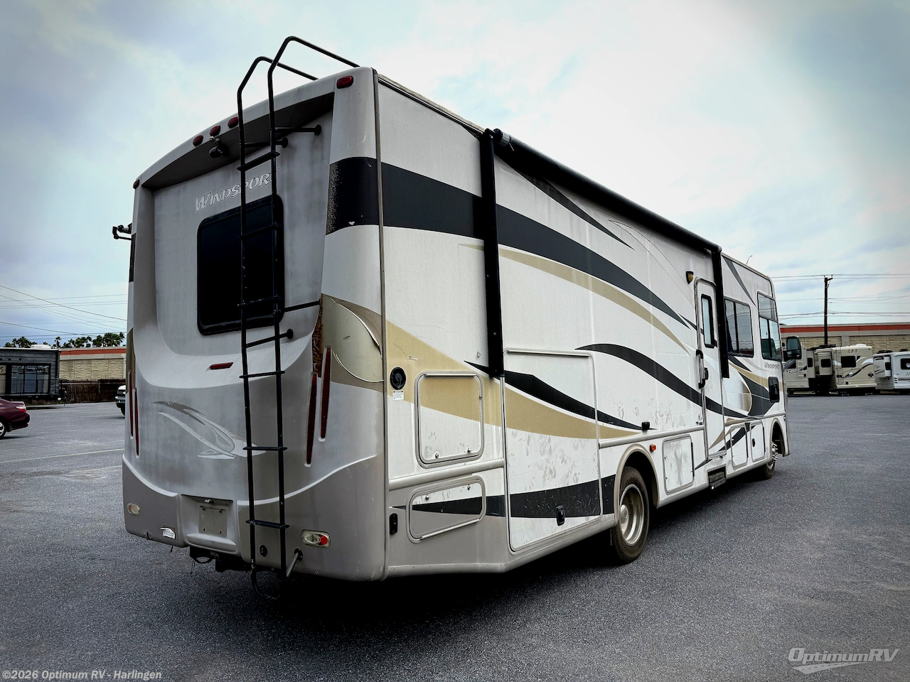 2014 Thor Hurricane 32N - Used Class A For Sale by Optimum RV - Harlingen in La Feria, Texas features Slideout
