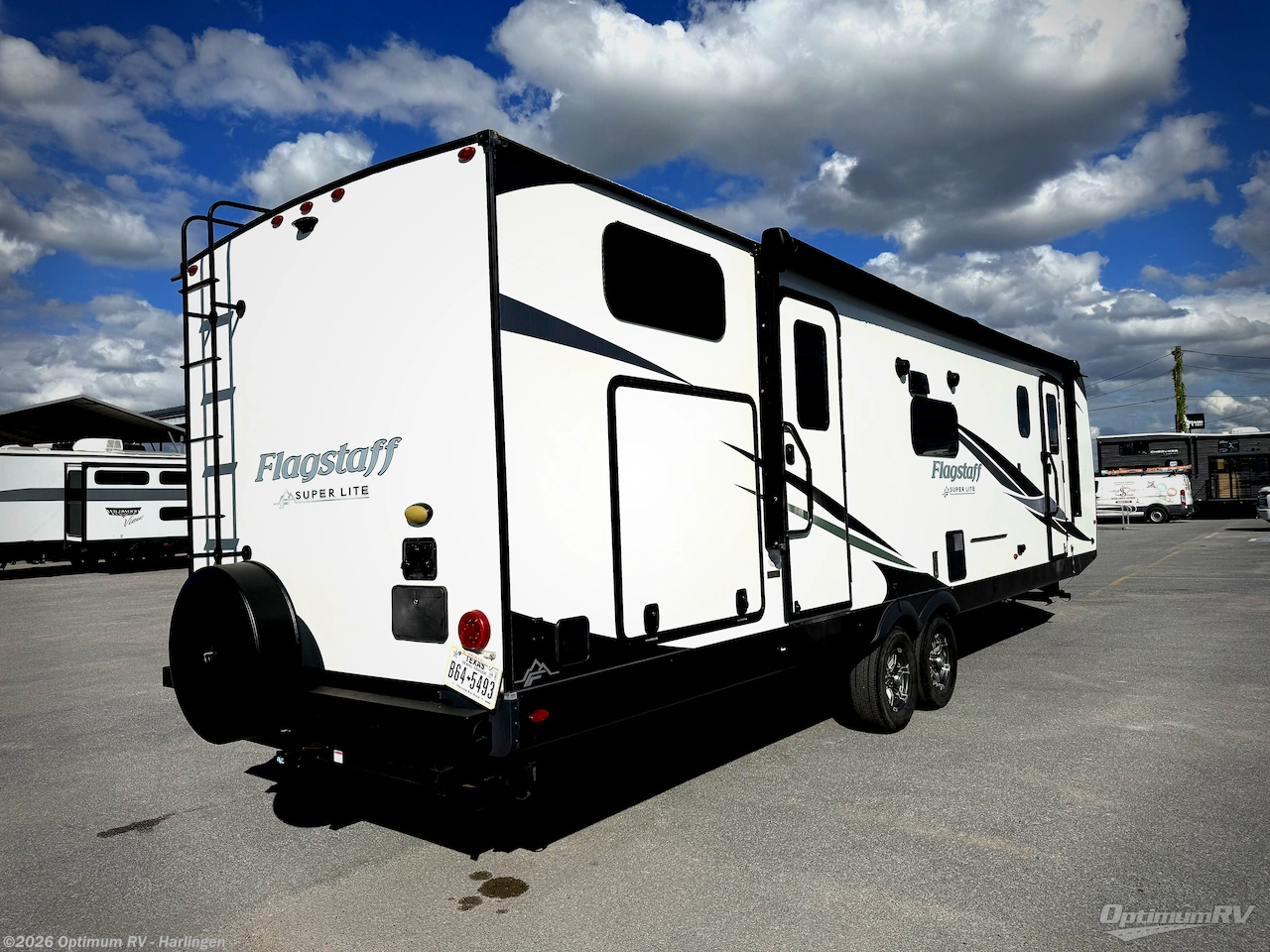 2023 Forest River Flagstaff Super Lite 29BHS - Used Travel Trailer For Sale by Optimum RV - Harlingen in La Feria, Texas features Slideout, Awning