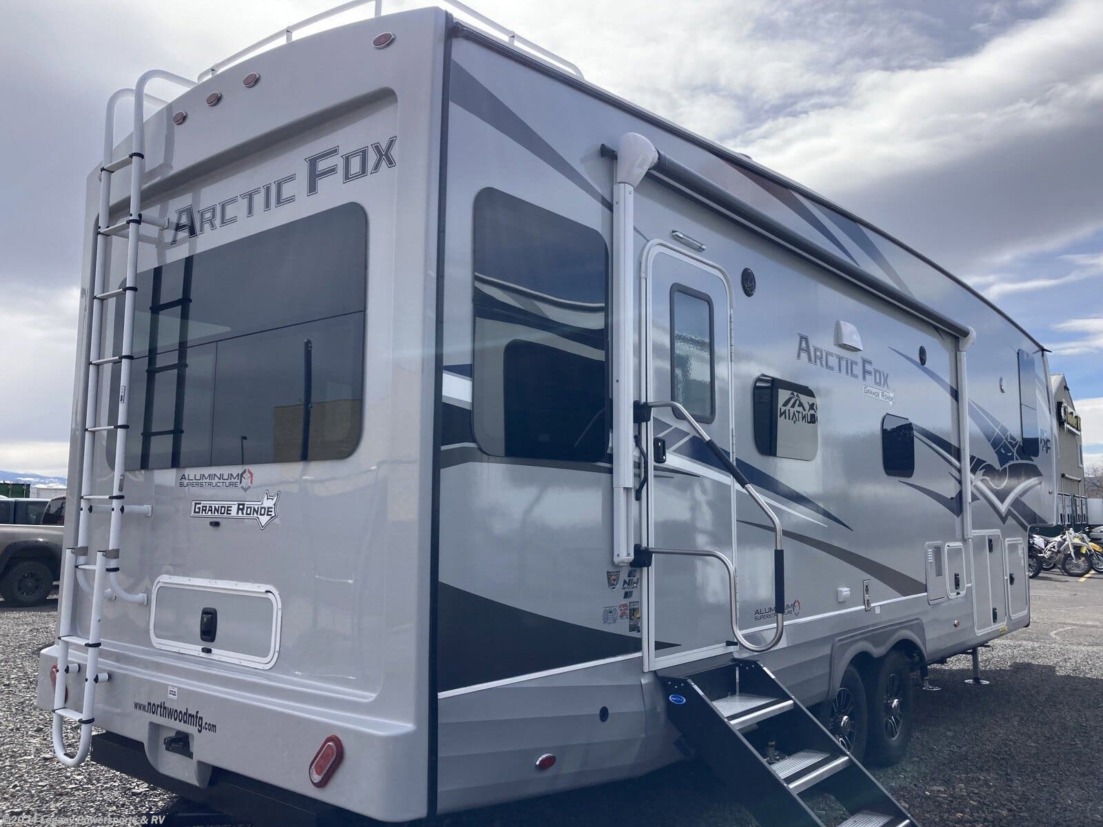 2023 Northwood Arctic Fox 30-5RD RV for Sale in Island City, OR 97850