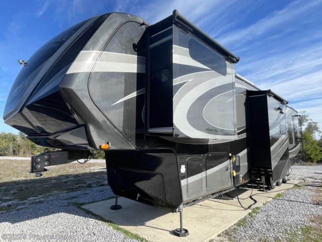 2021 Grand Design Momentum 397TH-R - Used Fifth Wheel For Sale by Scot in Ridgeley, West Virginia